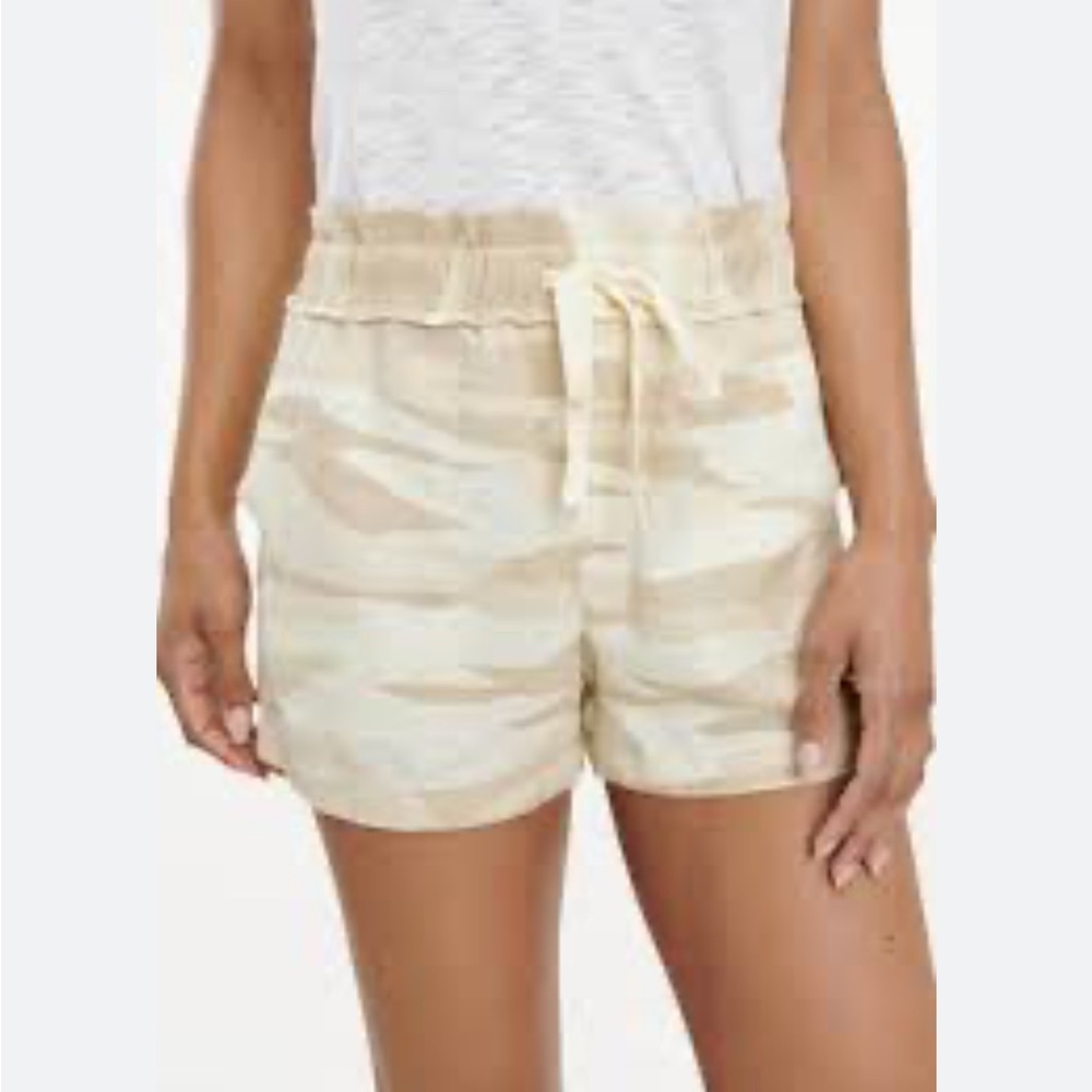 Splendid Riviera Camo shorts size XS, NWOT